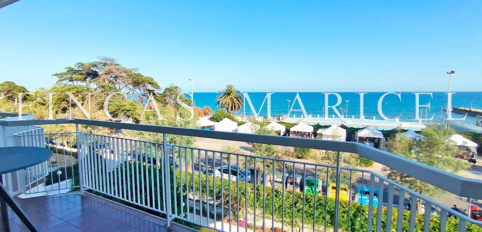 Exterior view of Flat for sale in Sitges  with Air Conditioner, Heating and Terrace