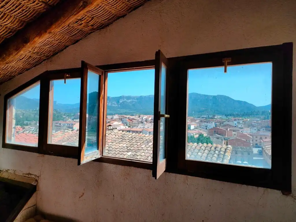 Einfamilien-Reihenhaus zum Verkauf in Valderrobres mit Heizung, Terrasse und Abstellraum