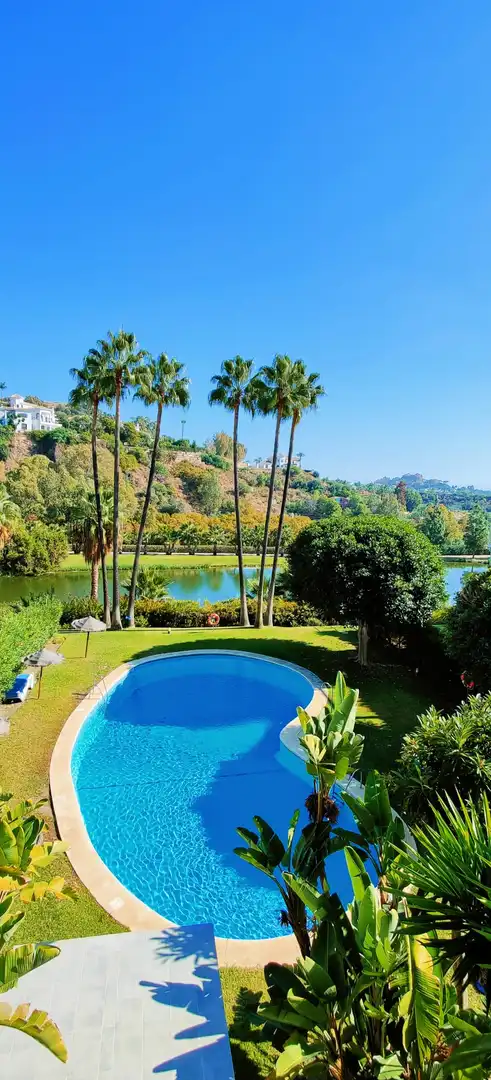Jardín de Planta baja de alquiler en Benahavís con Aire acondicionado, Jardín privado y Terraza