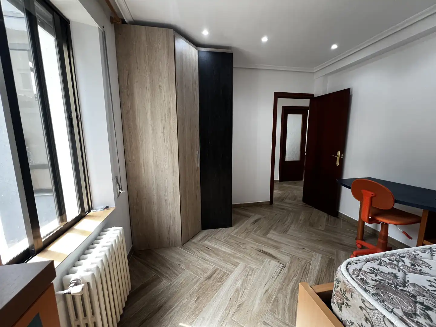 Bedroom of Detached homes for sale in Torrelavega   with Heating, Private garden and Parquet flooring