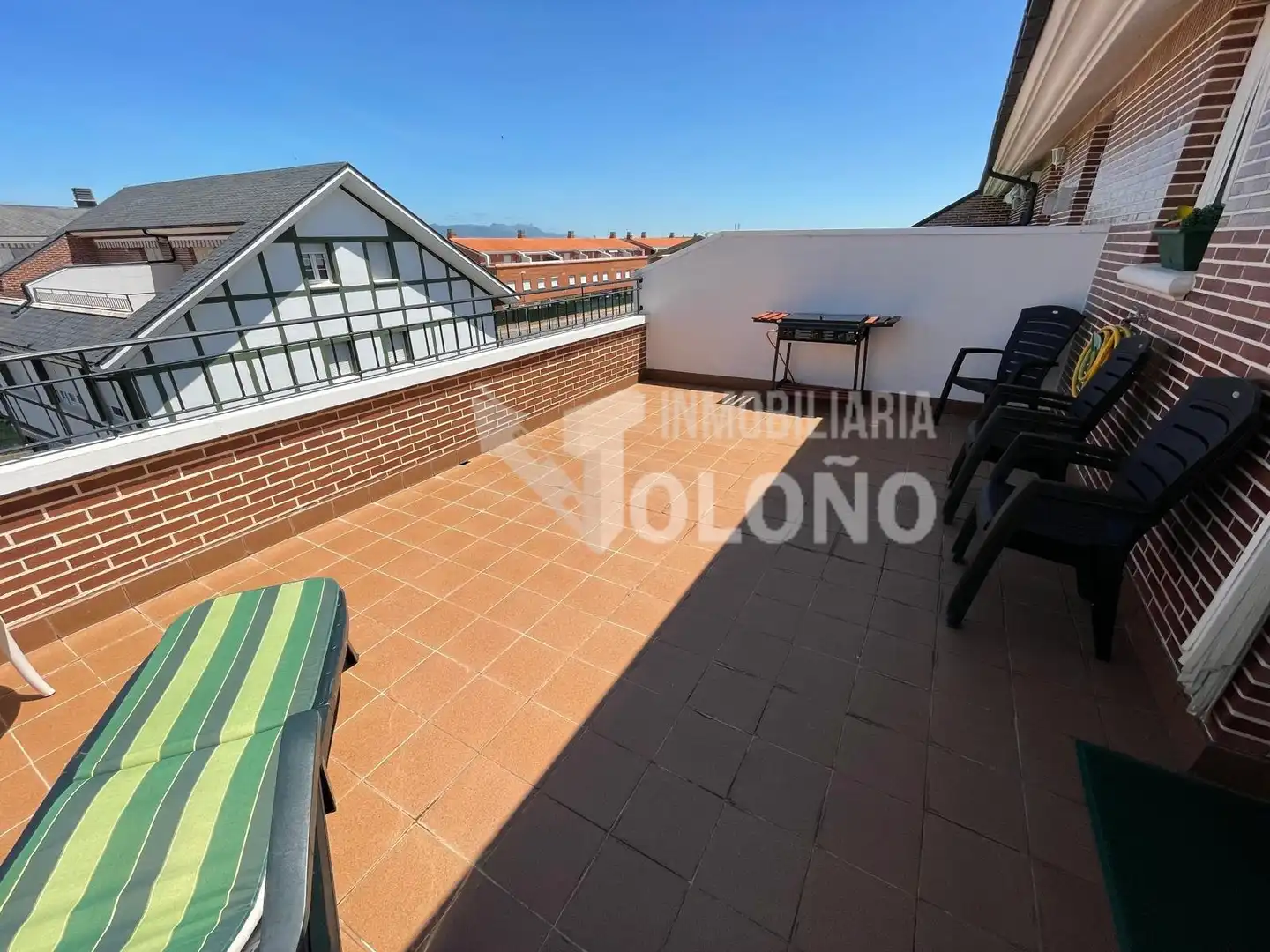 Terraza de Dúplex en venta en Castañares de Rioja con Calefacción, Parquet y Terraza
