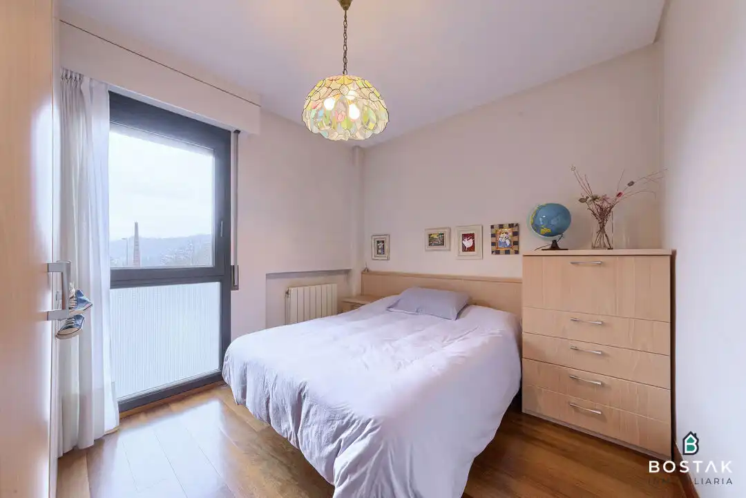 Habitación de Piso en venta en Bilbao  con Calefacción, Trastero y Amueblado