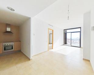 Sala d'estar de Pis en venda en Terrassa amb Aire condicionat i Terrassa