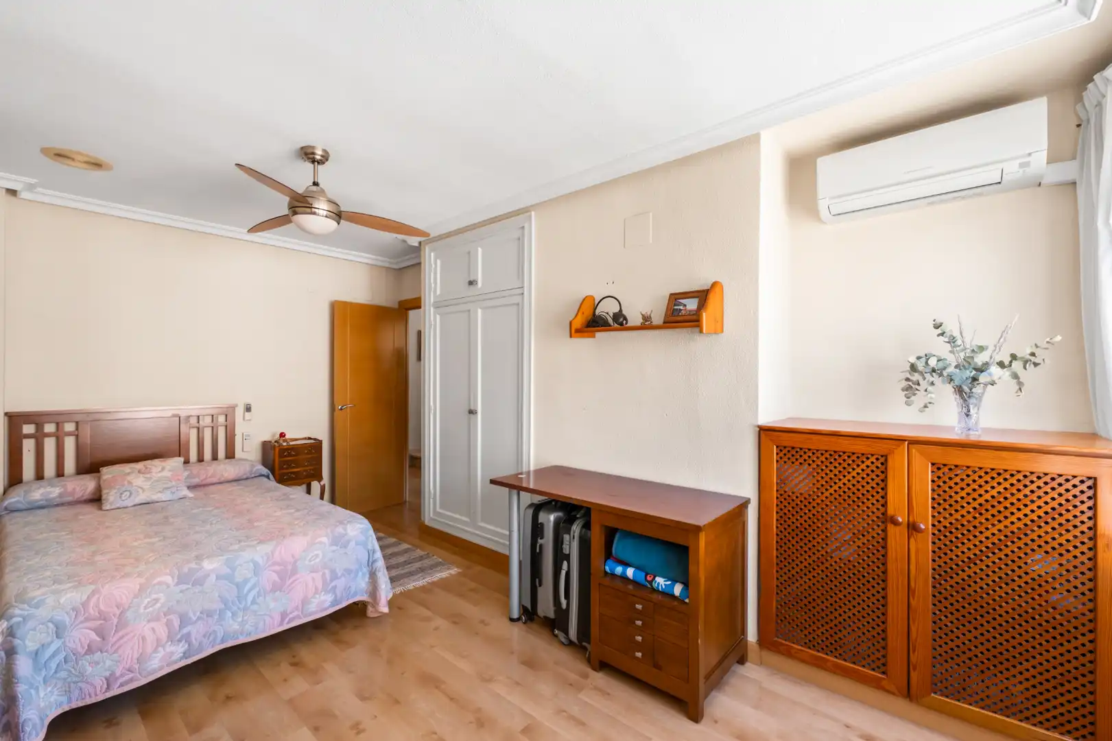 Dormitori de Casa adosada en venda en Alicante / Alacant amb Aire condicionat, Calefacció i Terrassa