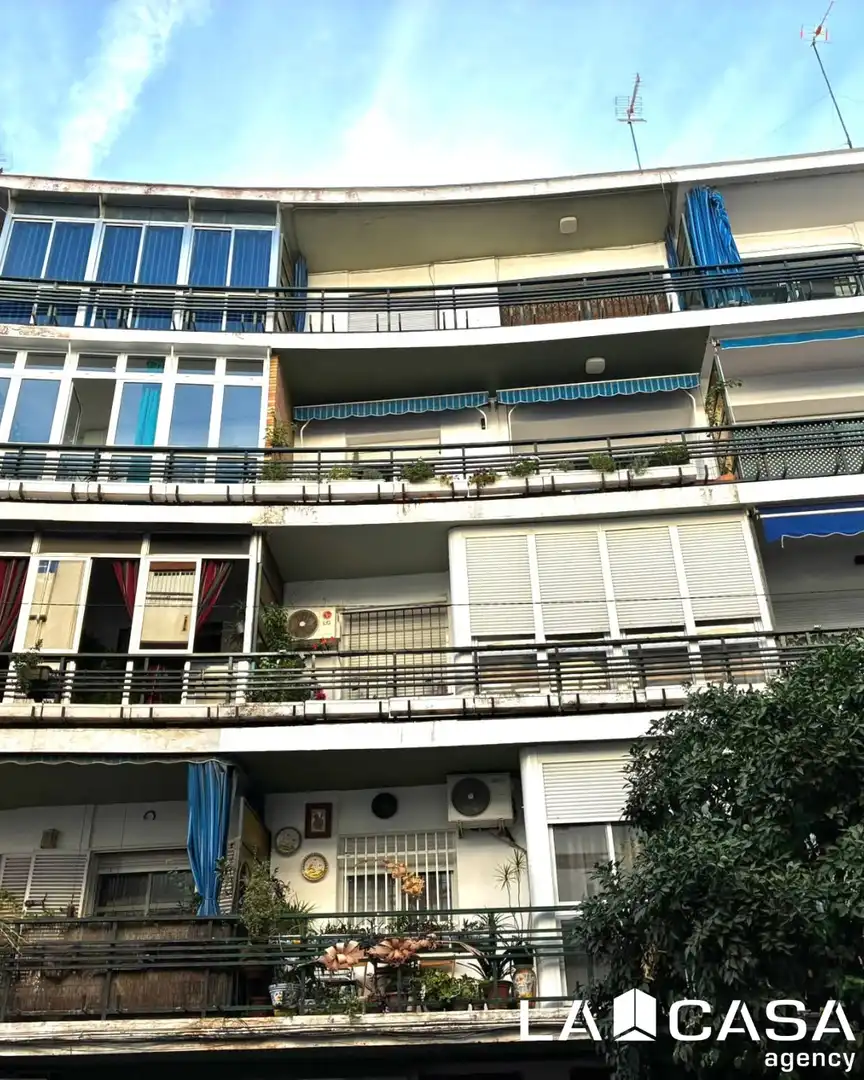 Vista exterior de Pis en venda en Macarena