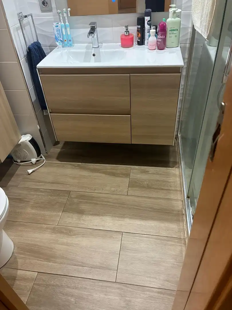 Bathroom of Flat for sale in Alaquàs  with Parquet flooring