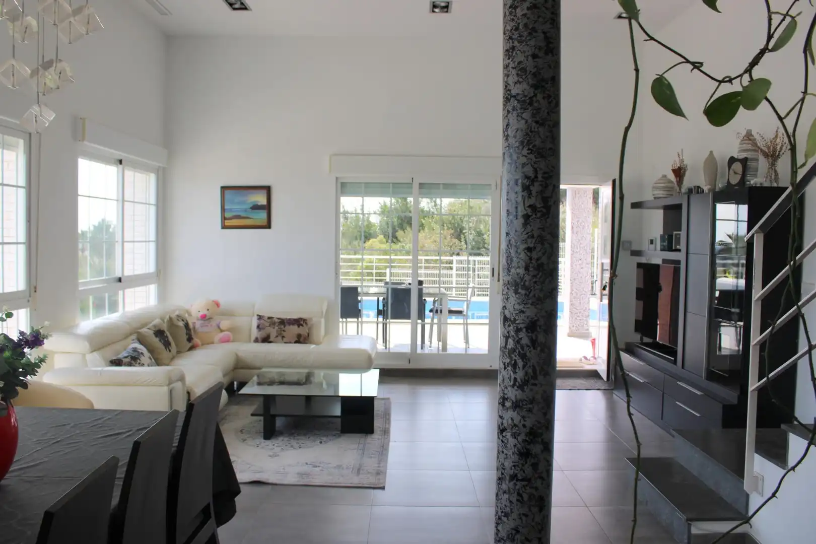 Sala d'estar de Casa o xalet en venda en Oliva amb Aire condicionat, Jardí privat i Terrassa
