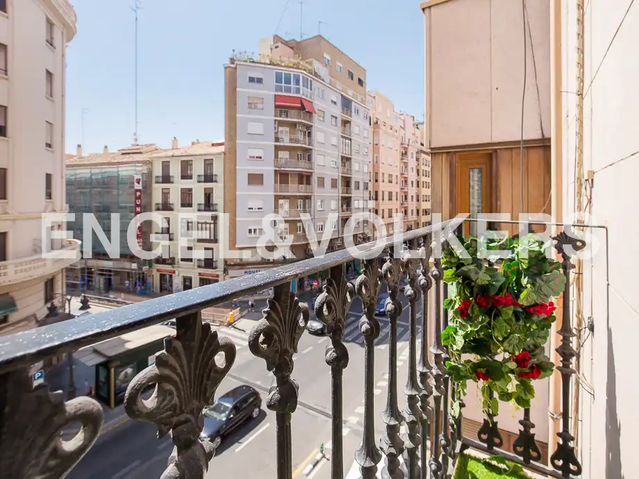 Vista exterior de Pis de lloguer en Valencia amb Aire condicionat, Calefacció i Parquet