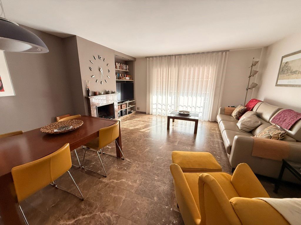 Living room of Single-family semi-detached for sale in Badalona  with Air Conditioner, Heating and Terrace