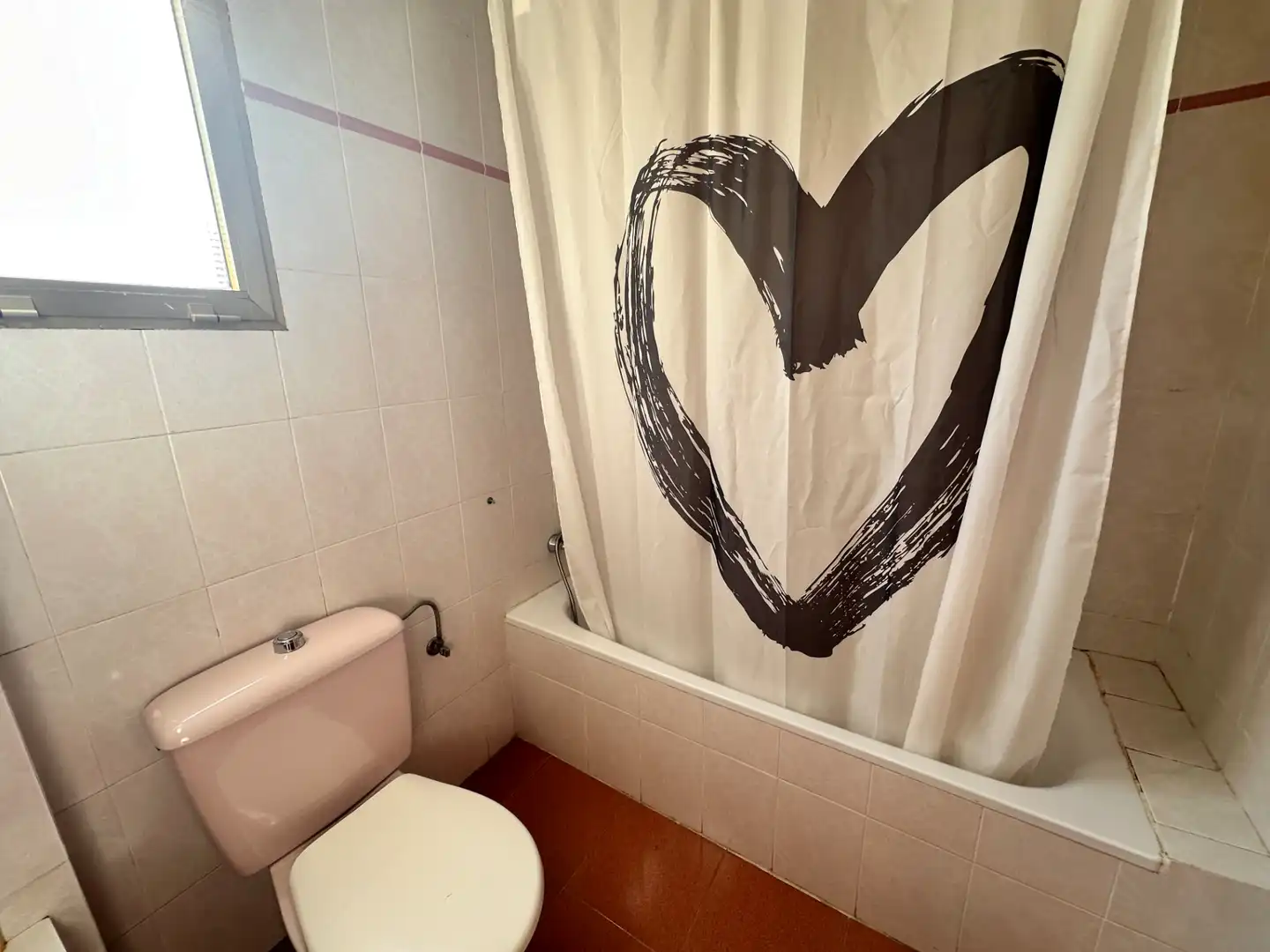 Bathroom of Flat for share in Centro