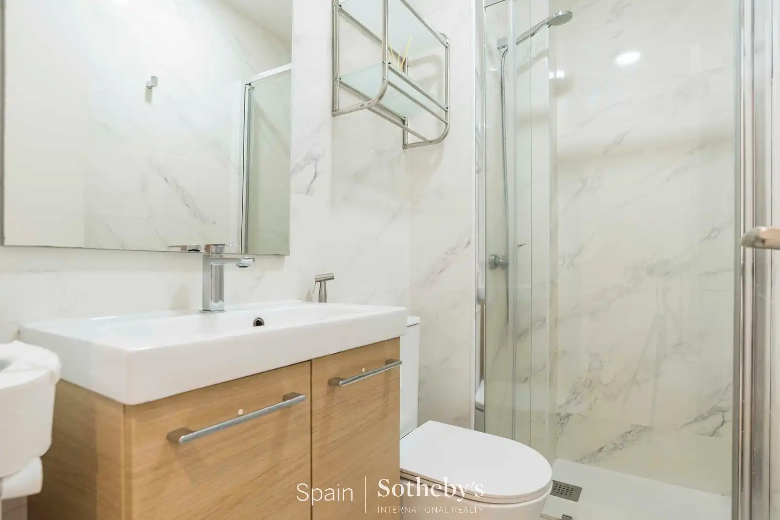 Badezimmer von Wohnungen zum Verkauf in Madrid mit Klimaanlage, Heizung und Terrasse