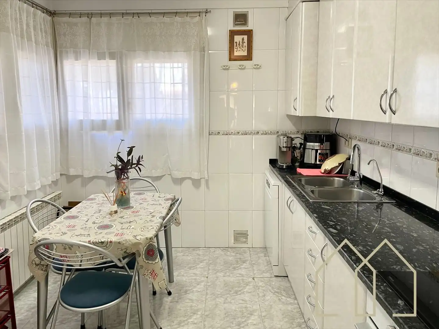 Cuina de Casa adosada en venda en Caldes de Malavella amb Aire condicionat, Calefacció i Terrassa