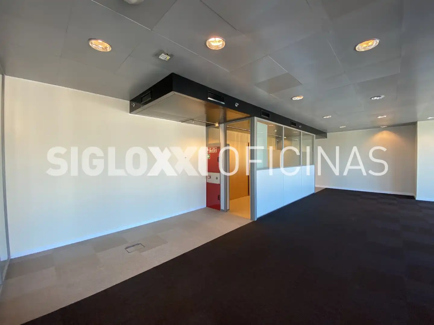 Büro zur Miete in L'Hospitalet de Llobregat mit Klimaanlage und Heizung