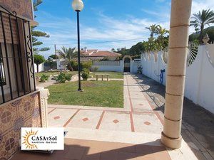 Exterior view of House or chalet to rent in Alhaurín de la Torre  with Air Conditioner, Private garden and Terrace