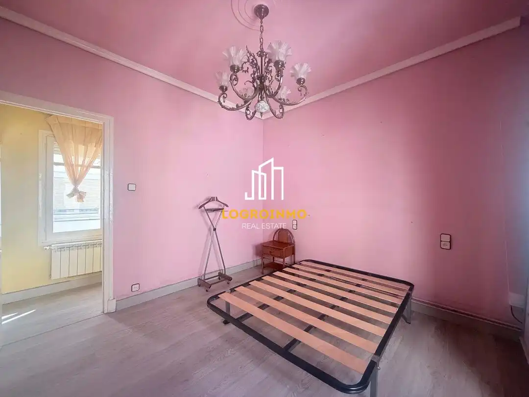 Bedroom of Flat for sale in  Logroño  with Heating, Parquet flooring and Terrace