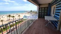 Dormitori de Apartament de lloguer en Gandia amb Terrassa, Moblat i Piscina comunitària