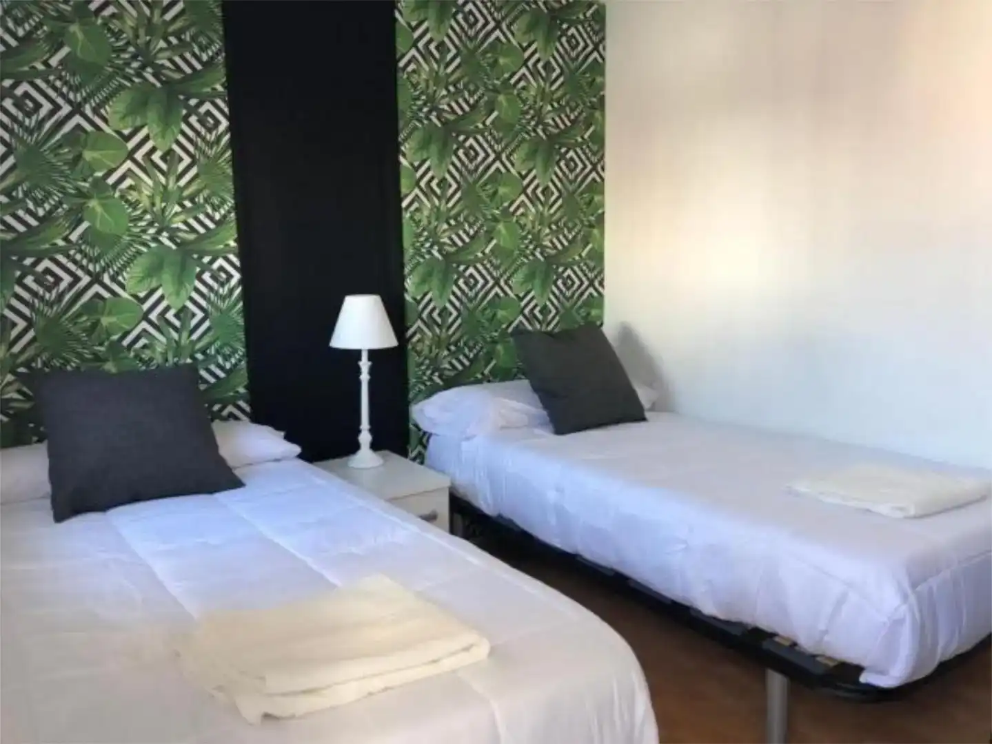 Habitación de Estudio de alquiler en Sevilla con Aire acondicionado y TV
