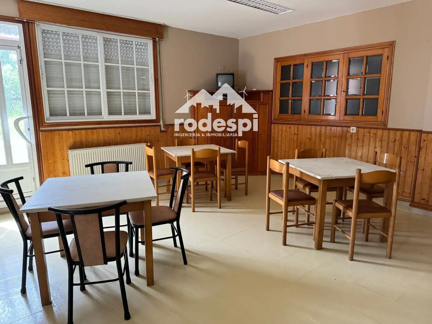 Commercial properties for rent in Arbo  with Furnished