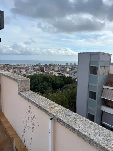 Außenansicht von Dachboden zum Verkauf in Mataró mit Klimaanlage, Heizung und Terrasse