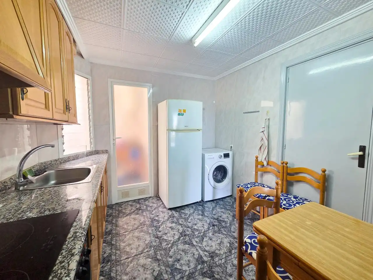 Kitchen of Flat for rent in Elche / Elx  with Furnished and Balcony