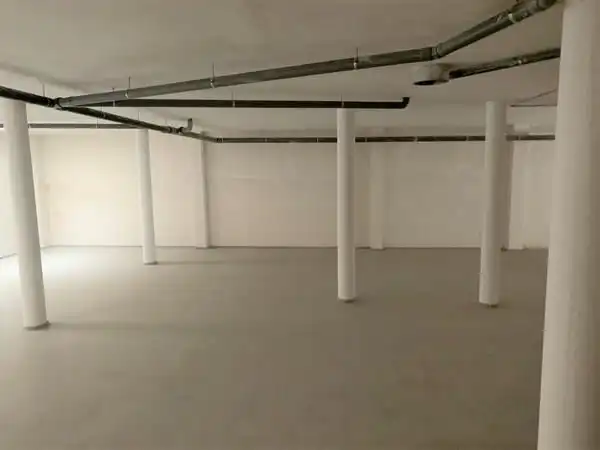 Local comercial en alquiler en C/ Doctor Castoviejo, imagen 4
