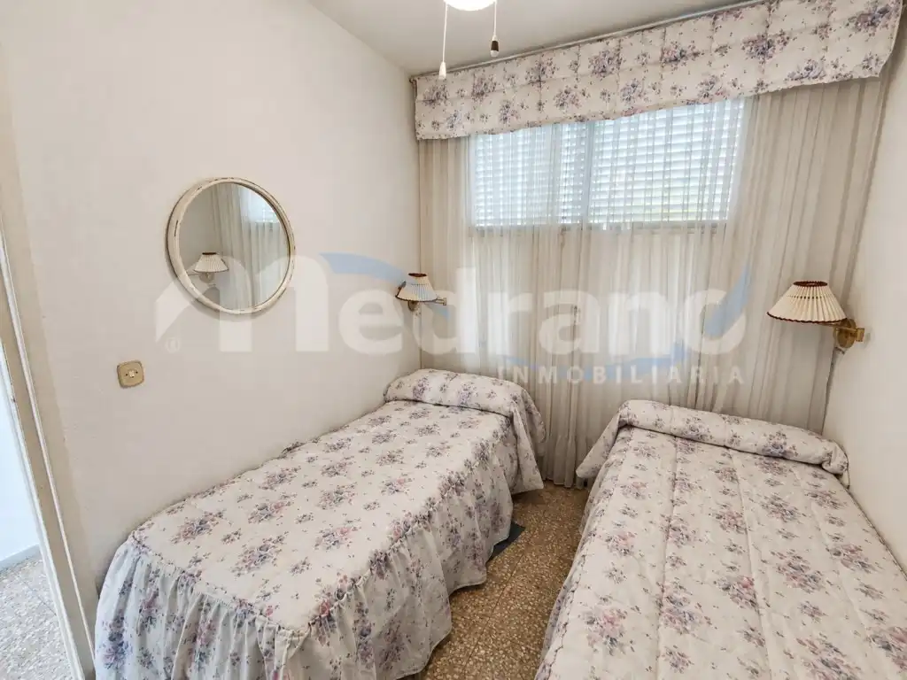 Habitación de Apartamento en venta en Benidorm con Terraza, Piscina y Piscina comunitaria