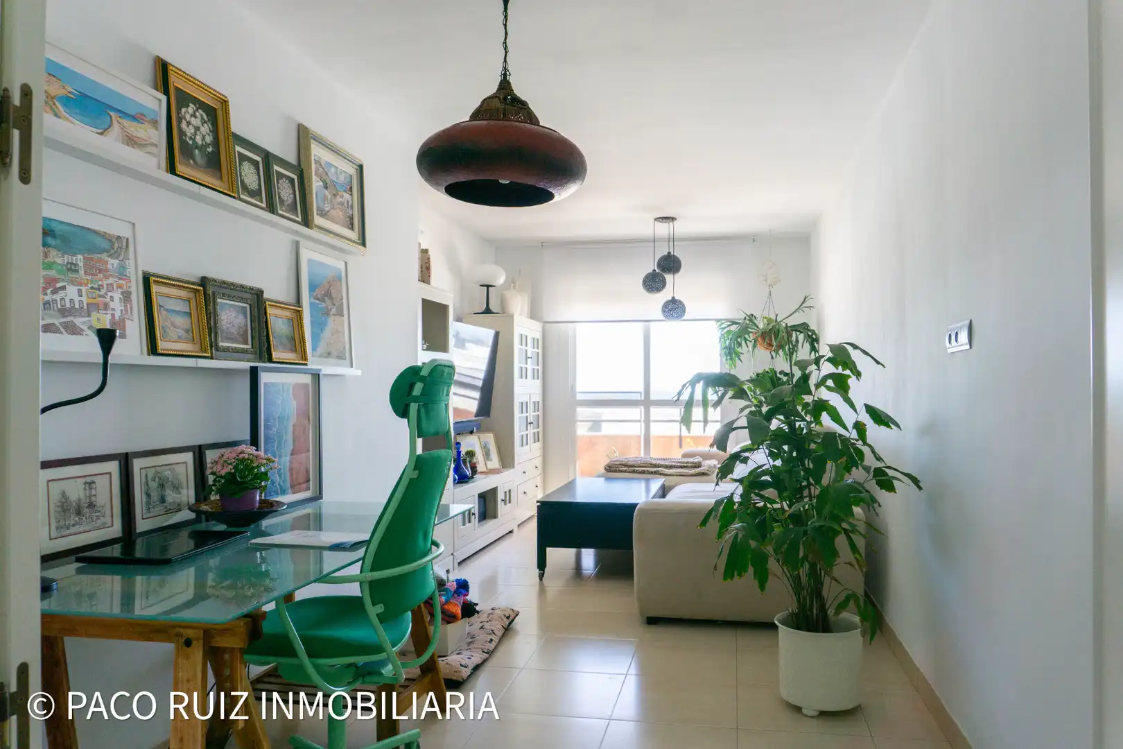 Sala de estar de Piso en venta en Almería con Balcón