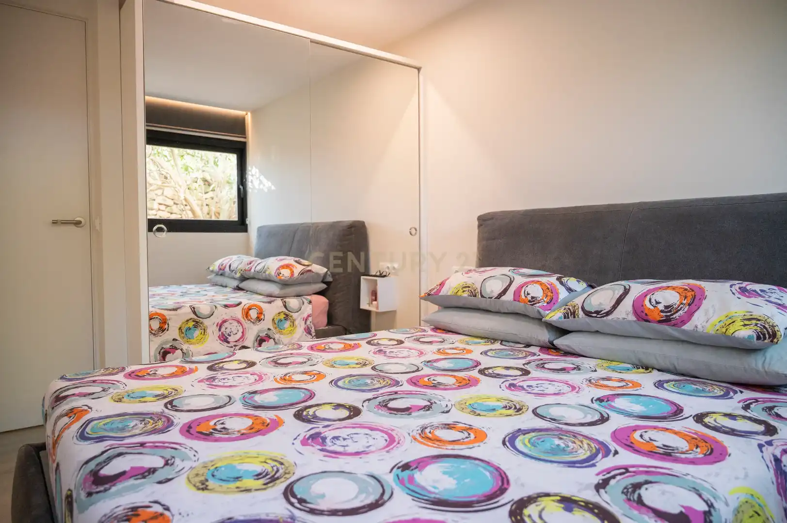 Habitación de Apartamento de alquiler en Santa Eulària des Riu con Aire acondicionado, Jardín privado y Piscina comunitaria