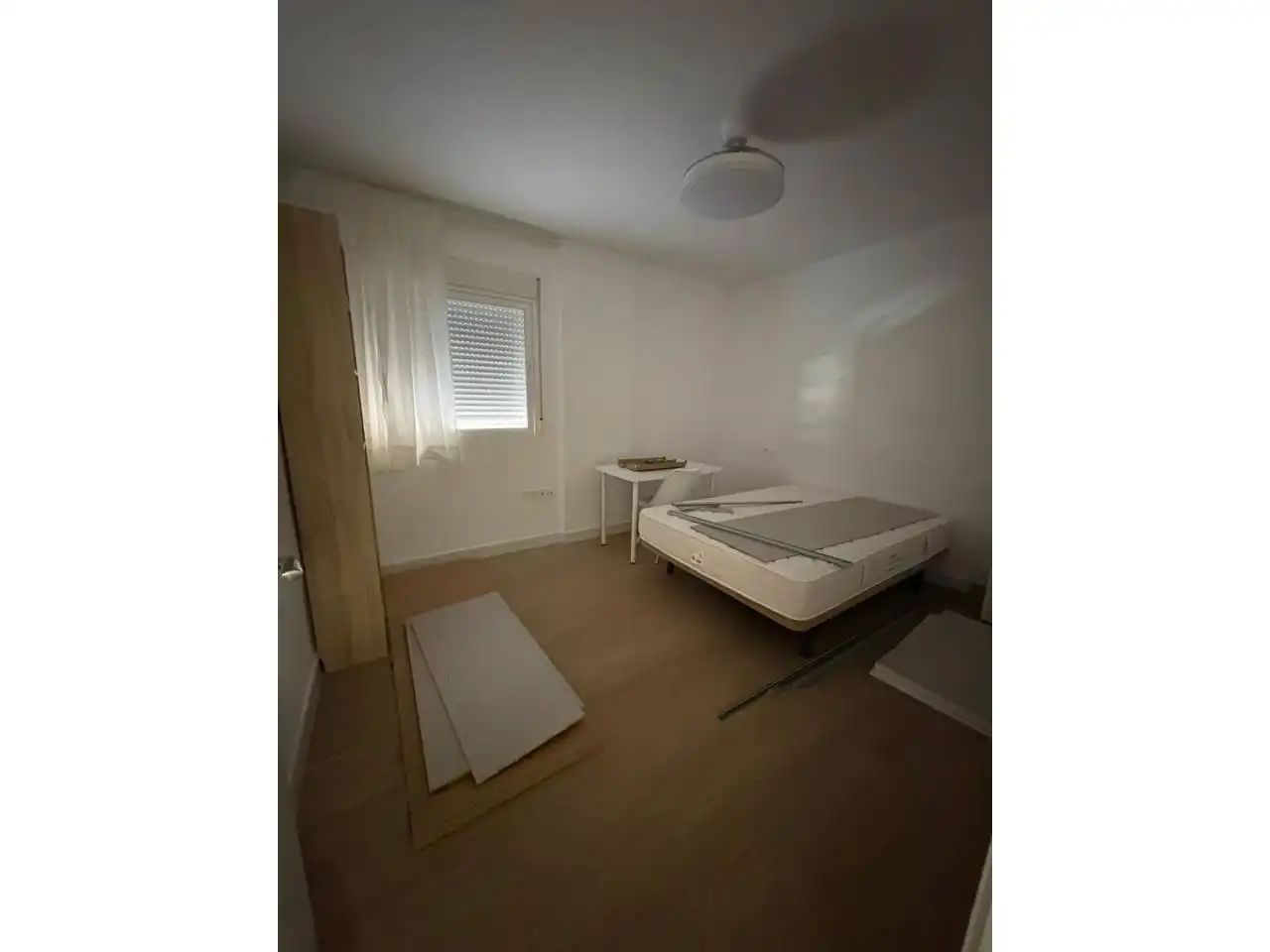 Bedroom of Flat for rent in Granada  with Parquet flooring, Storage room and Furnished