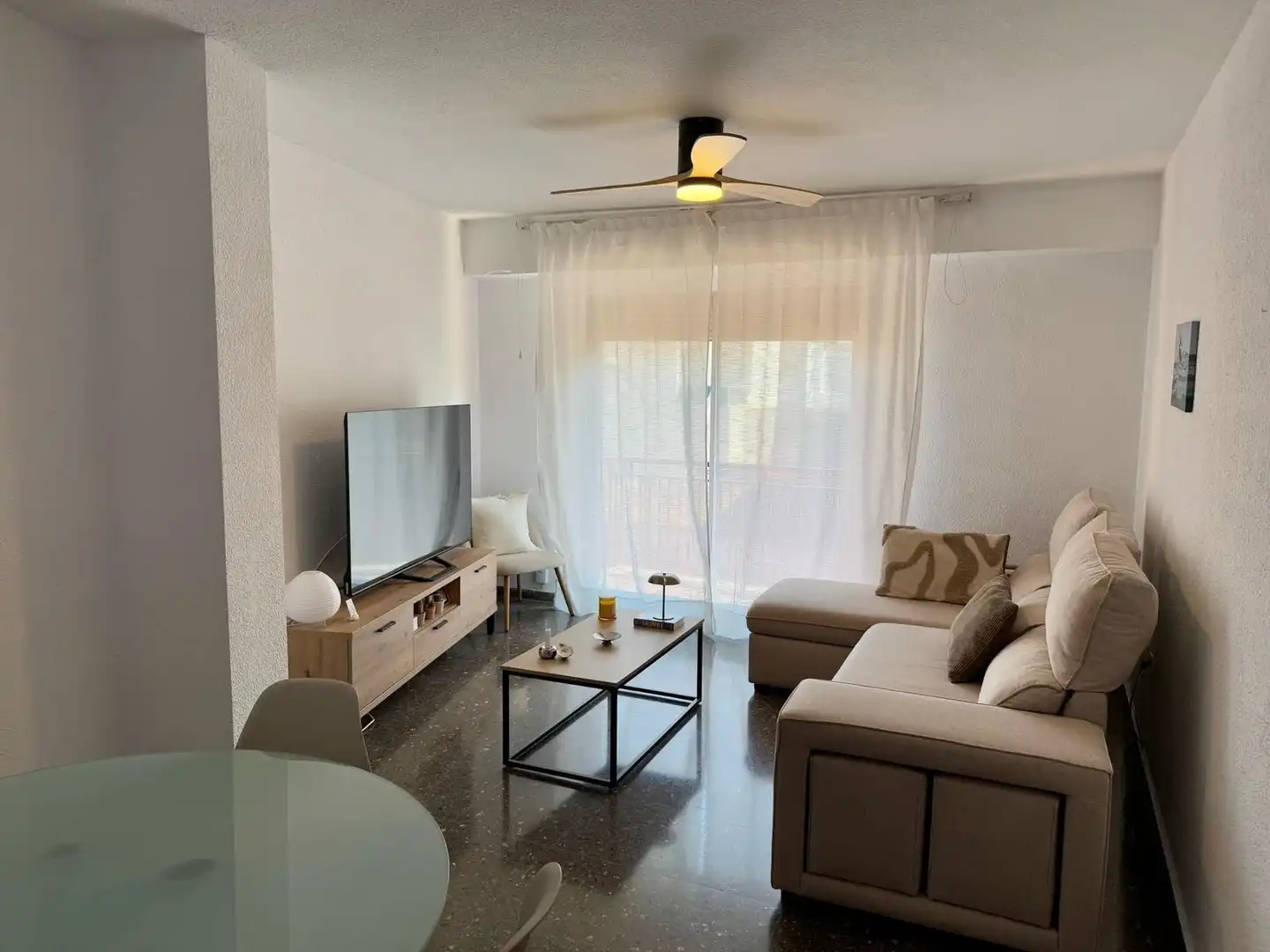Living room of Flat for rent in Burjassot  with Furnished and Balcony