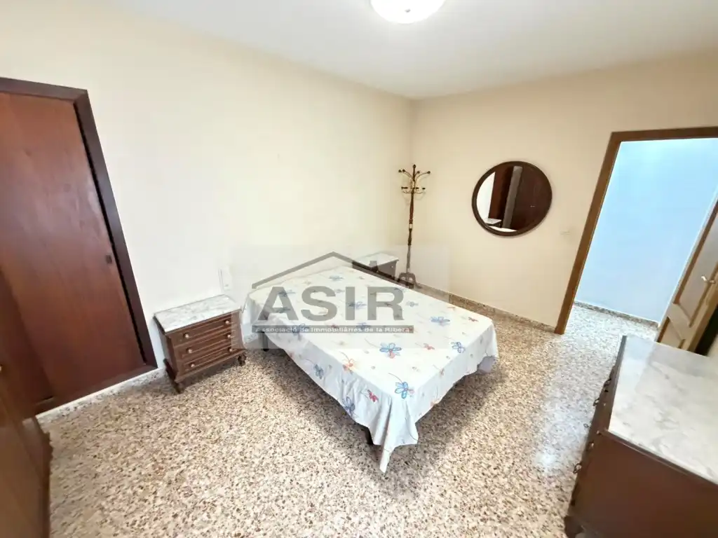 Habitación de Piso en venta en Alzira con Balcón