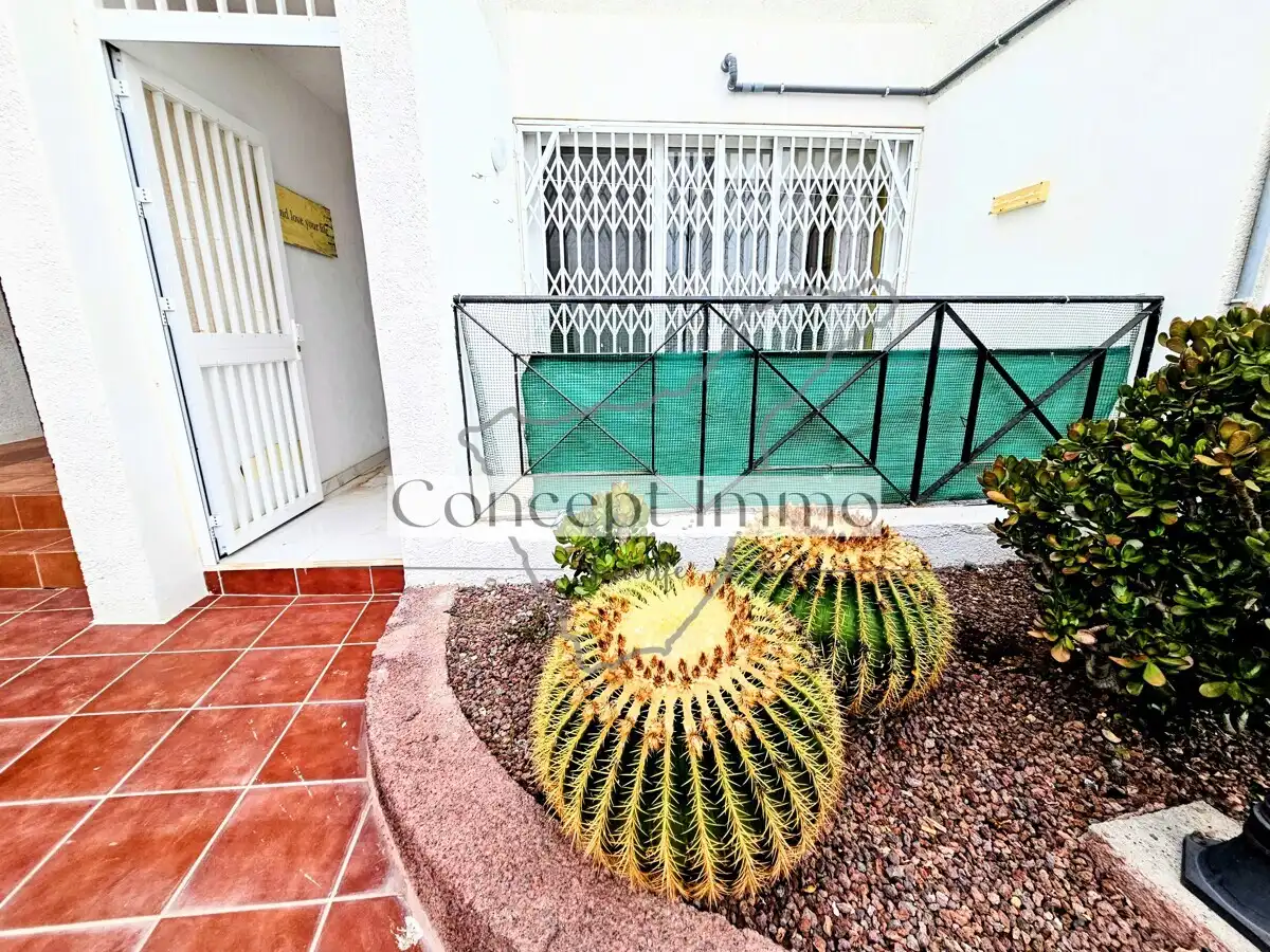 Außenansicht von Erdgeschoss zum Verkauf in Adeje mit Terrasse, Alarm und Gemeinschaftspool