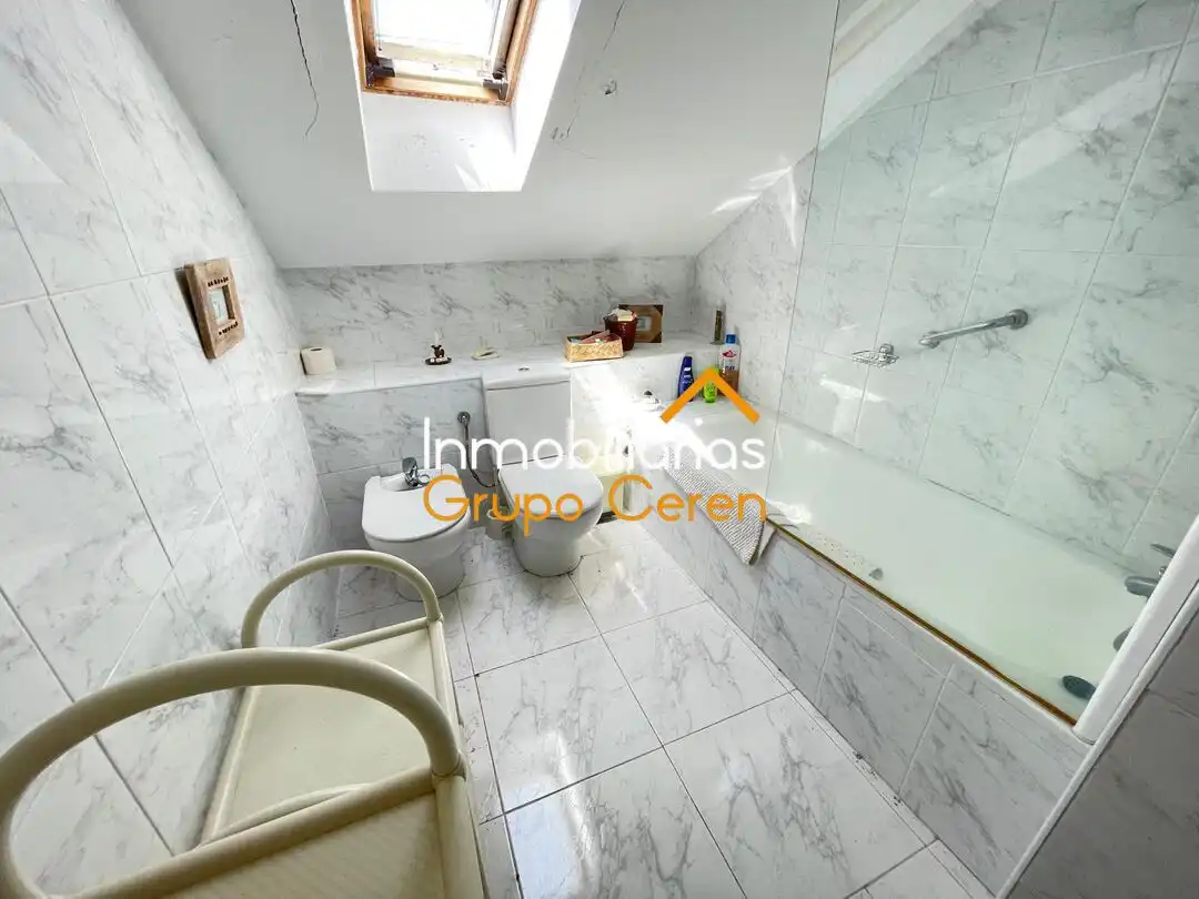 Bathroom of Duplexes for sale in Ezcaray  with Heating and Furnished
