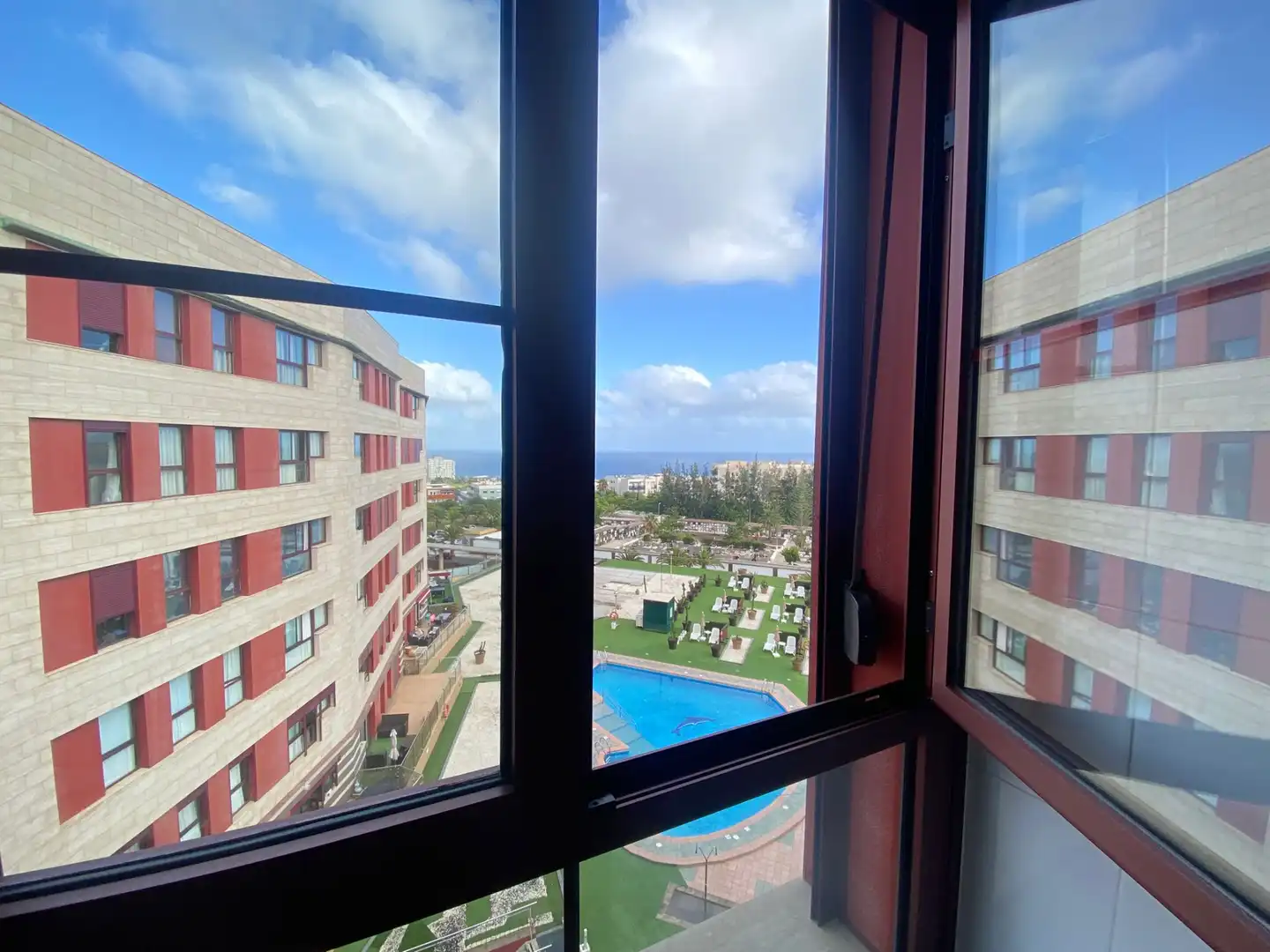 Vista exterior de Pis de lloguer en Las Palmas de Gran Canaria amb Moblat i Piscina comunitària