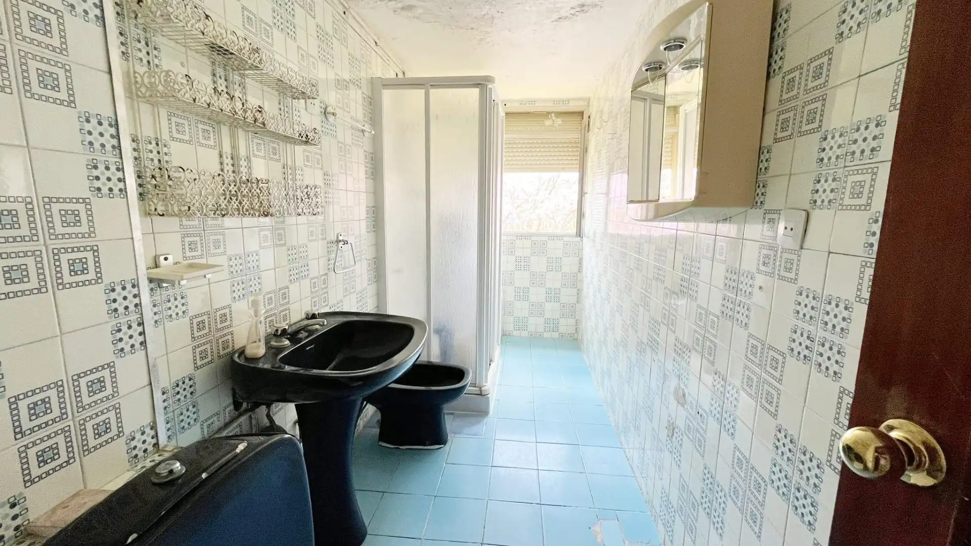 Bathroom of Flat for sale in Sevilla