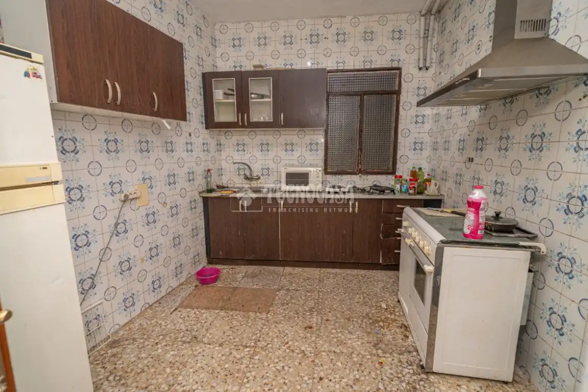 Cuina de Casa adosada en venda en Linares amb Terrassa, Traster i Balcó