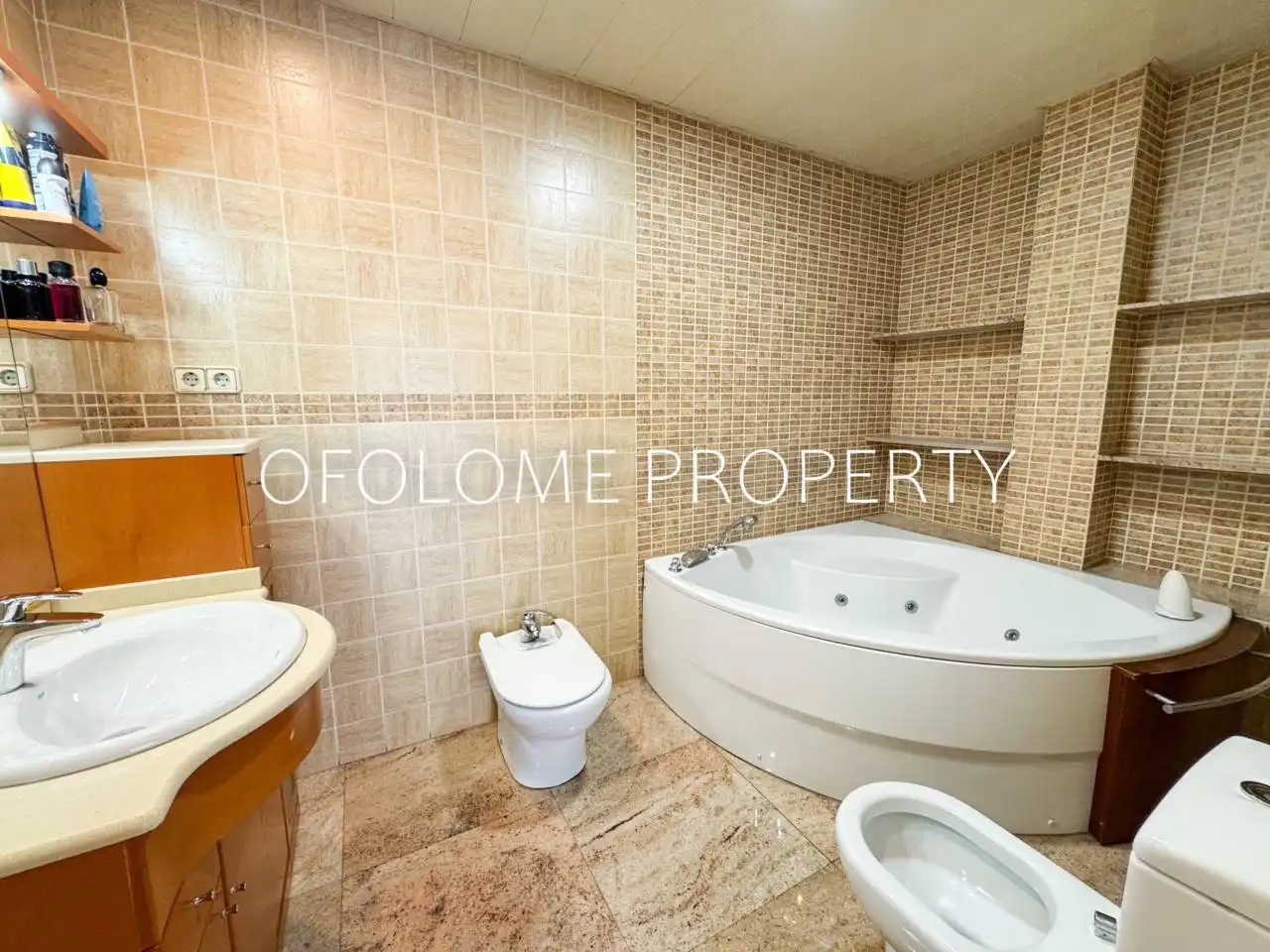 Baño de Casa o chalet en venta en Santa Perpètua de Mogoda con Aire acondicionado, Calefacción y Jardín privado