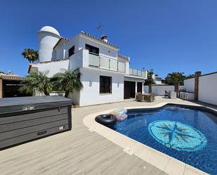 Piscina de Casa adosada en venda en Marbella amb Aire condicionat, Jardí privat i Terrassa