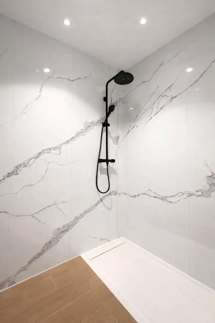 Bathroom of Flat for sale in Terrassa  with Heating and Oven