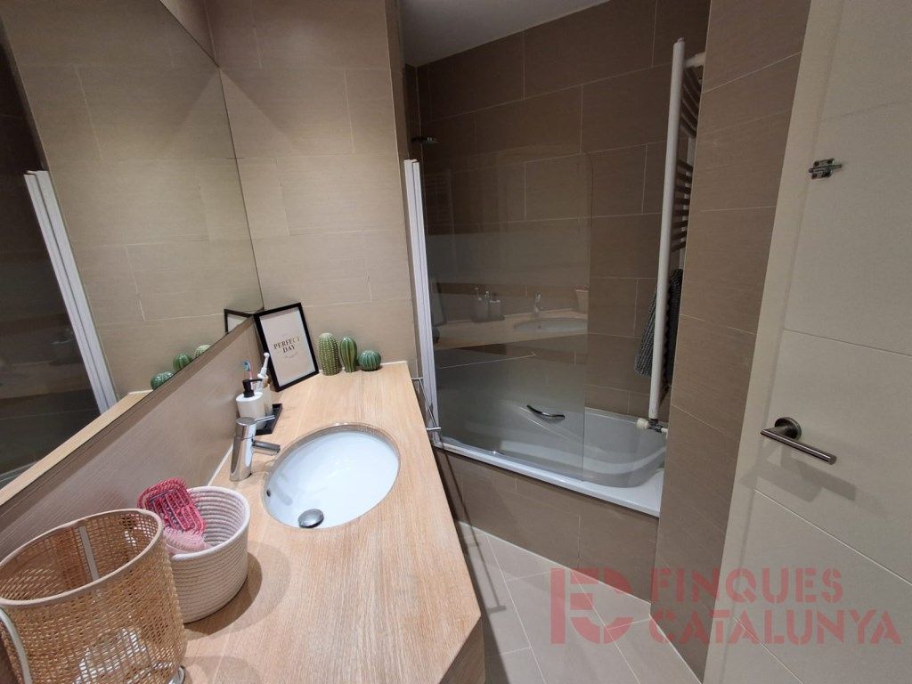 Bathroom of Planta baja for sale in Bescanó