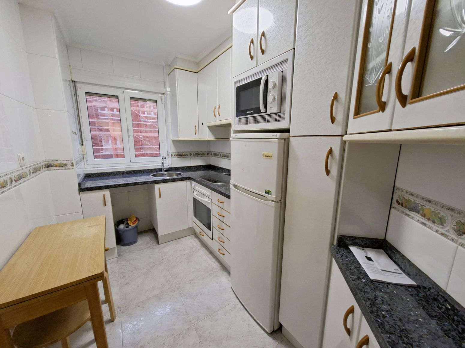Kitchen of Flat to rent in Gijón   with Heating, Parquet flooring and Furnished