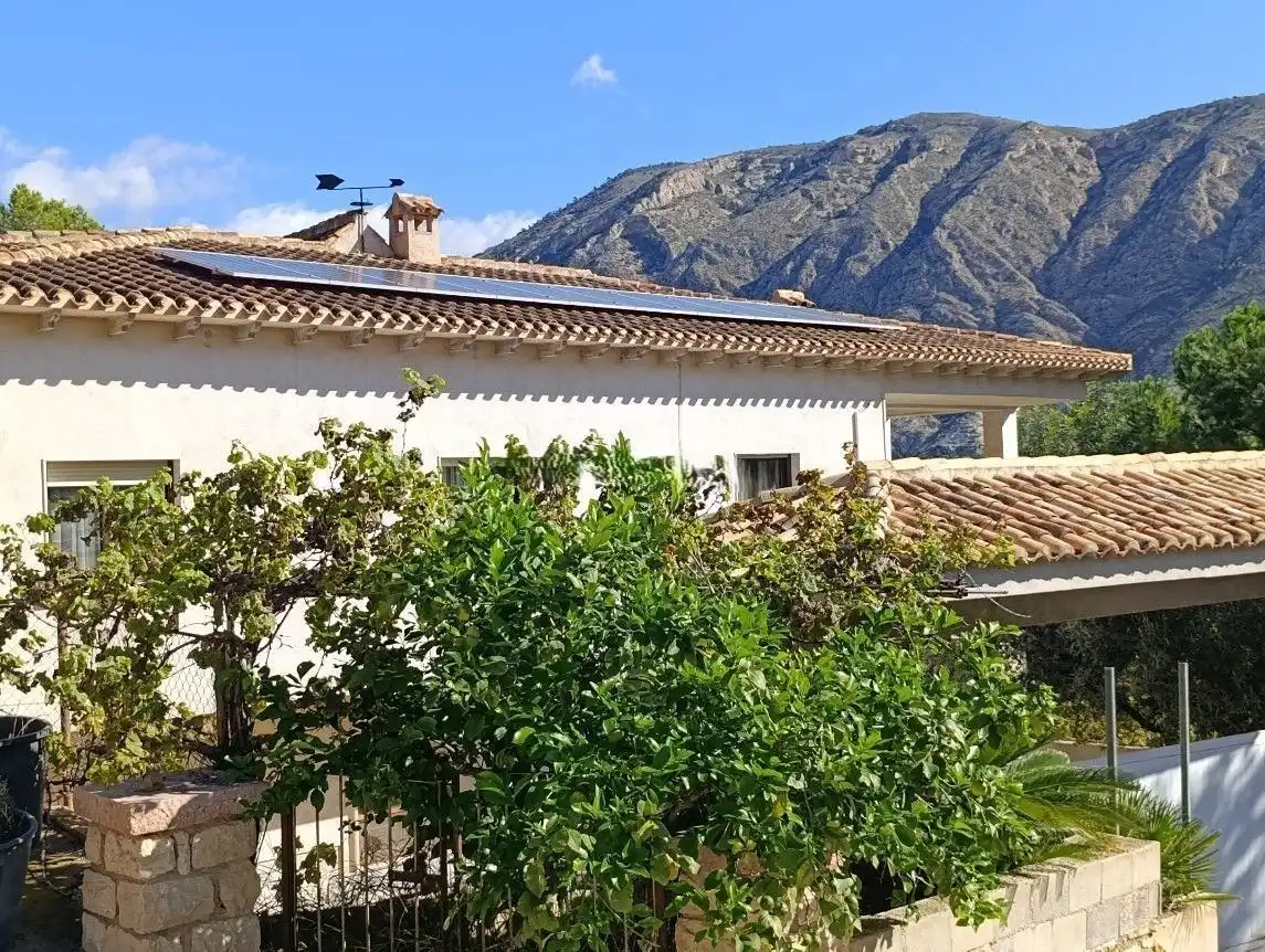 Casa con piscina en venta en BO EL COLLADO S-3 1 PARC. 1, 2, 10 Y CAMINO, imagen 2