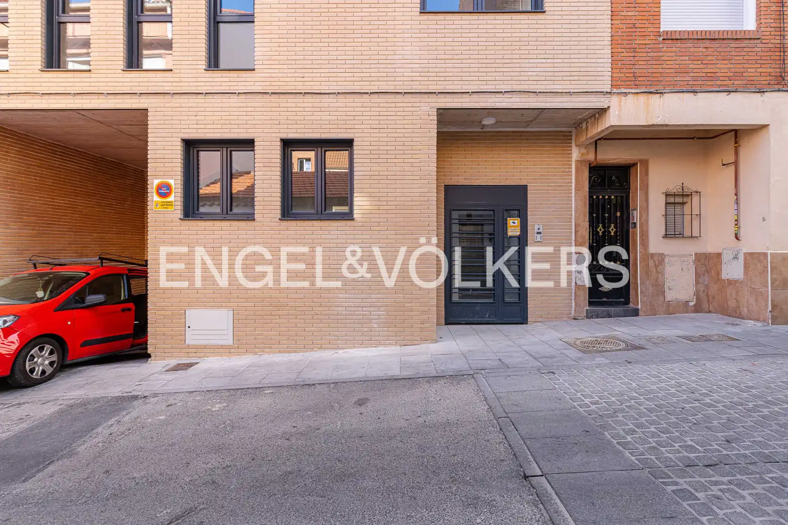 Bajo con ascensor en venta en Rozas Centro