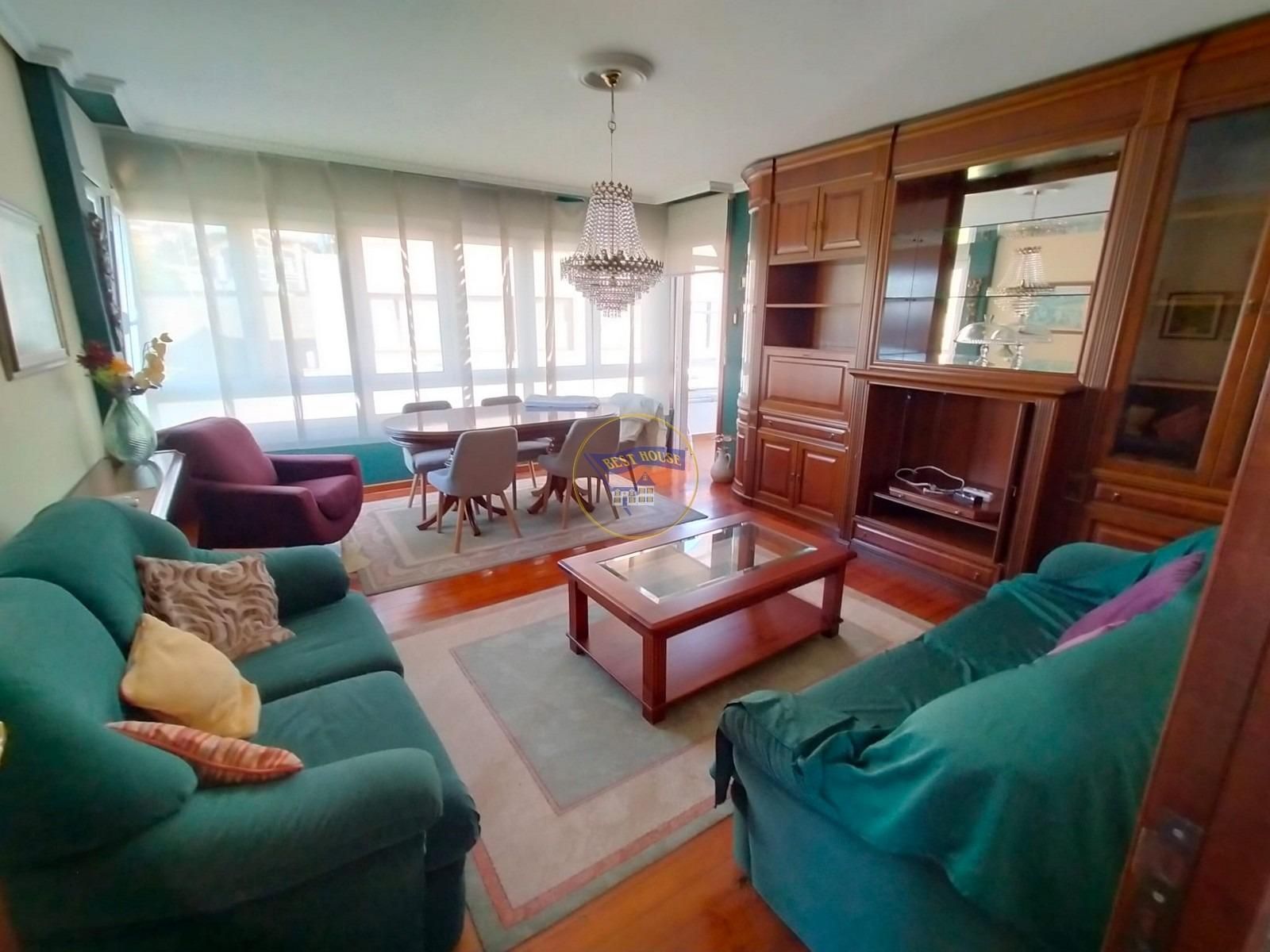 Living room of Flat to rent in Vigo   with Heating, Parquet flooring and Terrace