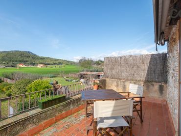 Casa rústica con balcón en venta en Boadella i les Escaules