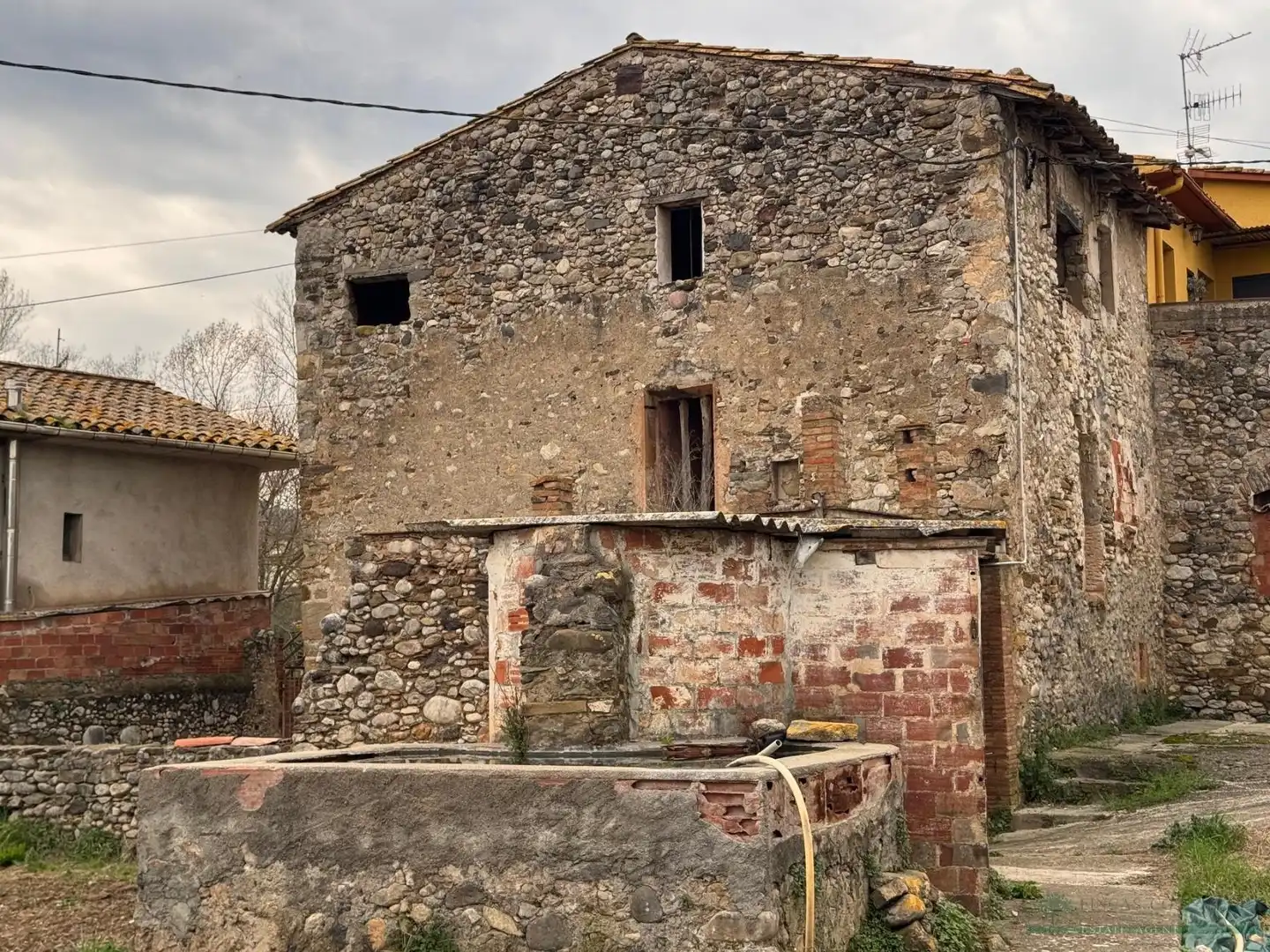 Vista exterior de Finca rústica en venta en Tortellà con Terraza y Trastero