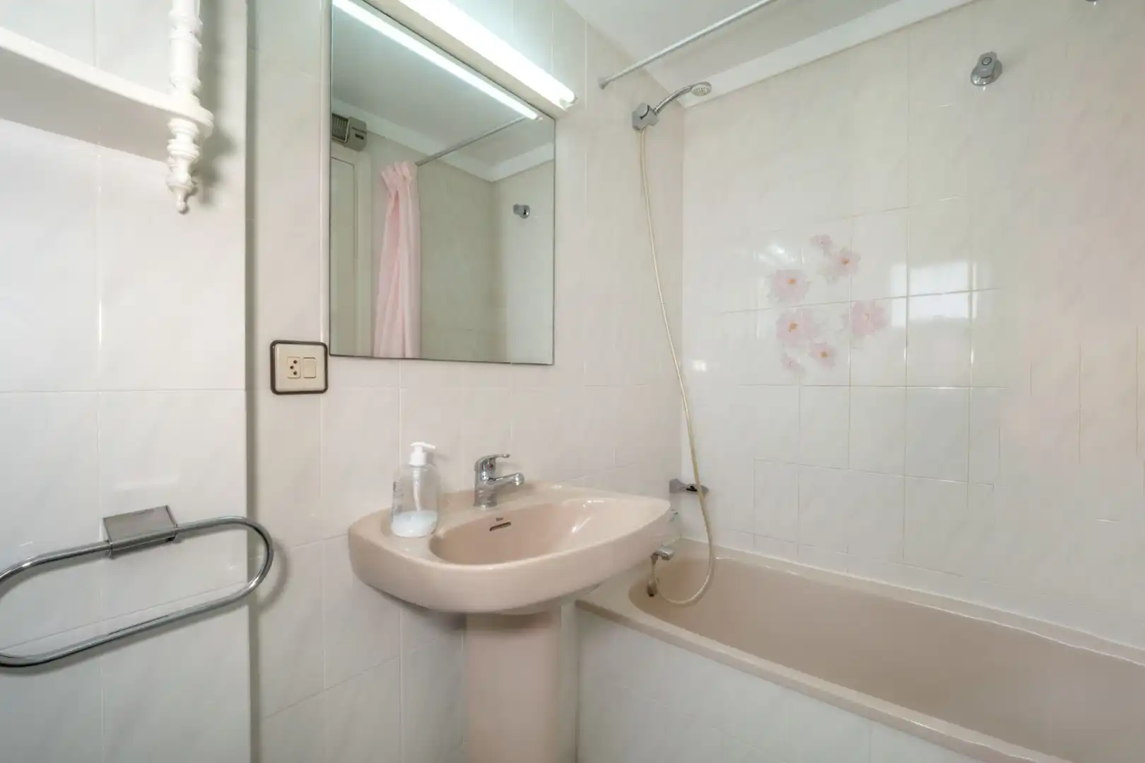 Baño de Piso en venta en Empuriabrava con Piscina