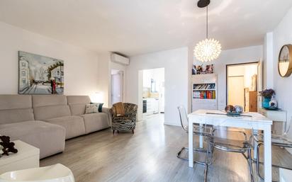 Living room of Flat for sale in Sabadell  with Air Conditioner, Terrace and Balcony