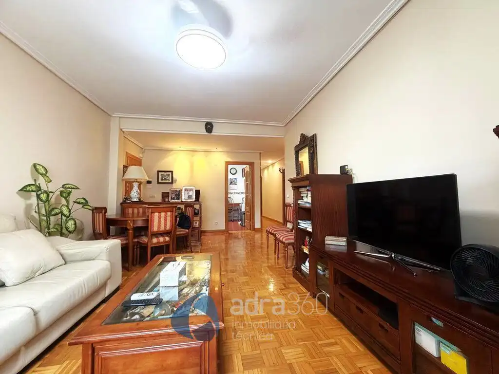 Sala de estar de Piso en venta en  Logroño con Calefacción y Trastero