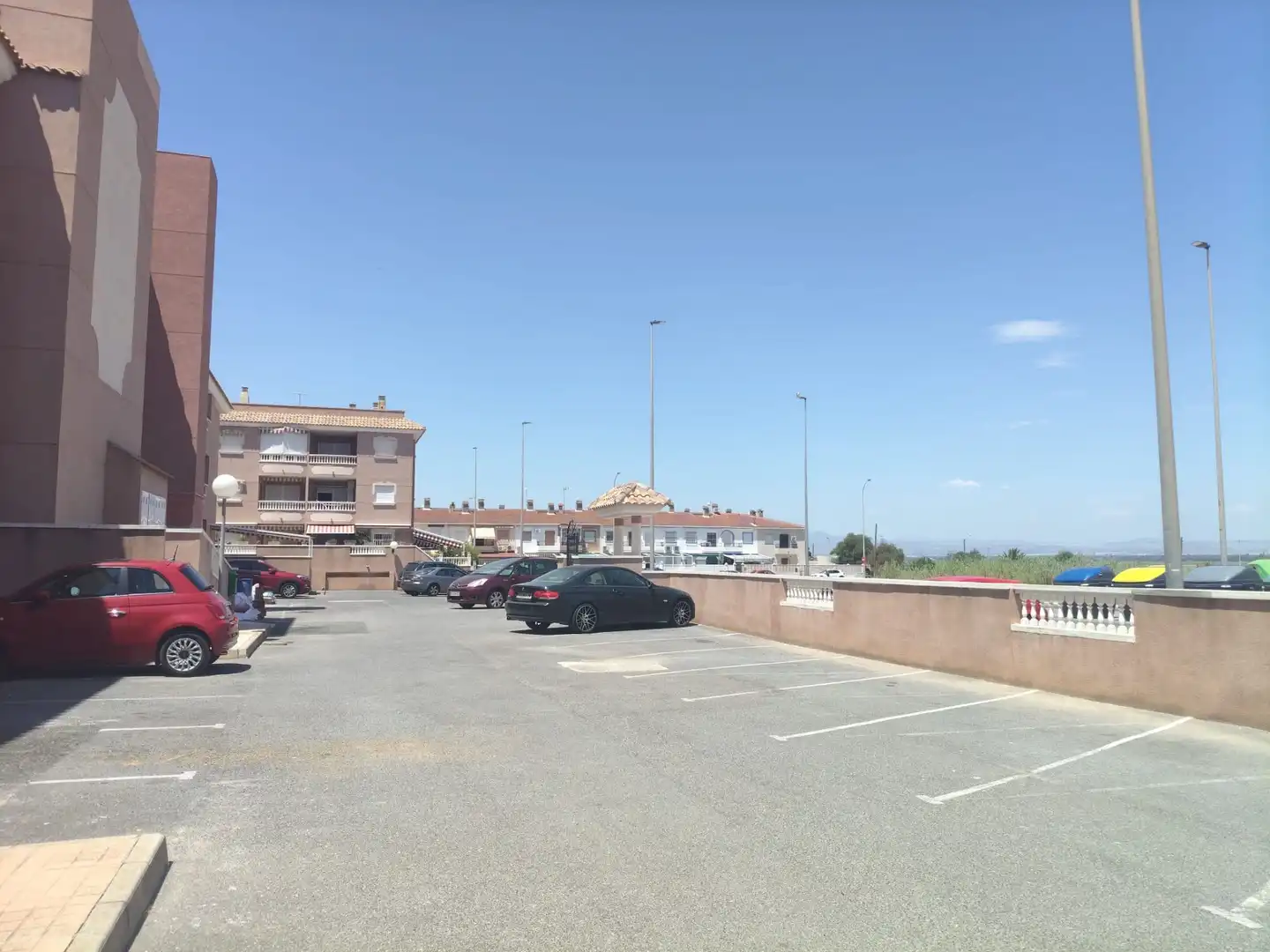 Aparcament de Apartament de lloguer en Santa Pola amb Aire condicionat, Calefacció i Terrassa